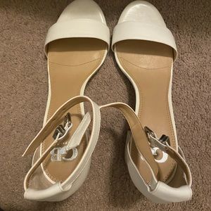 Gianni Bini block heels